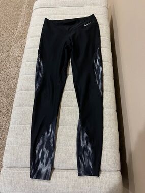 Nike Black Leggings with Gray Patterned Side Panels